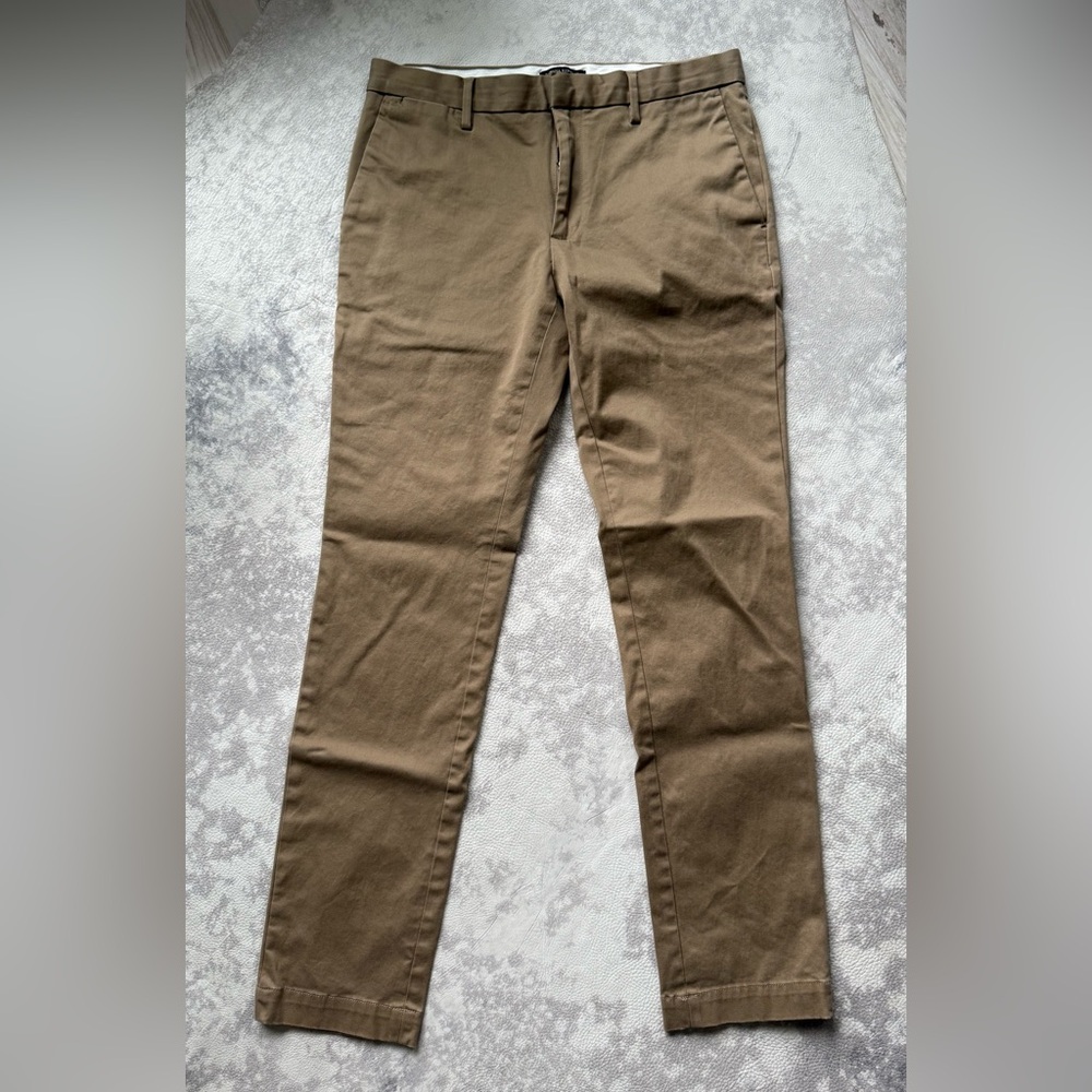 Banana Republic Rapid Movement Stretch Chino men’s size 32x34
